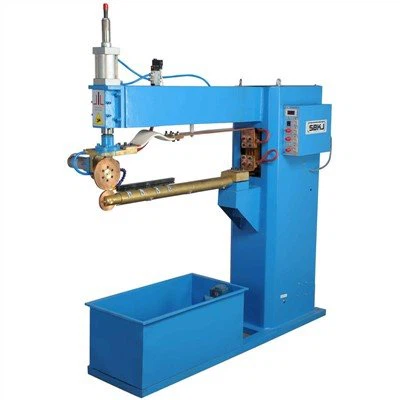 Заварчик на шевове